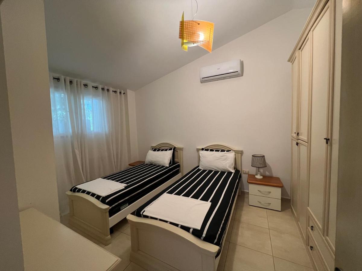 Apartments Wonderful Bay Саранде Екстериор снимка