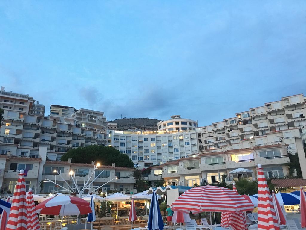Apartments Wonderful Bay Саранде Екстериор снимка